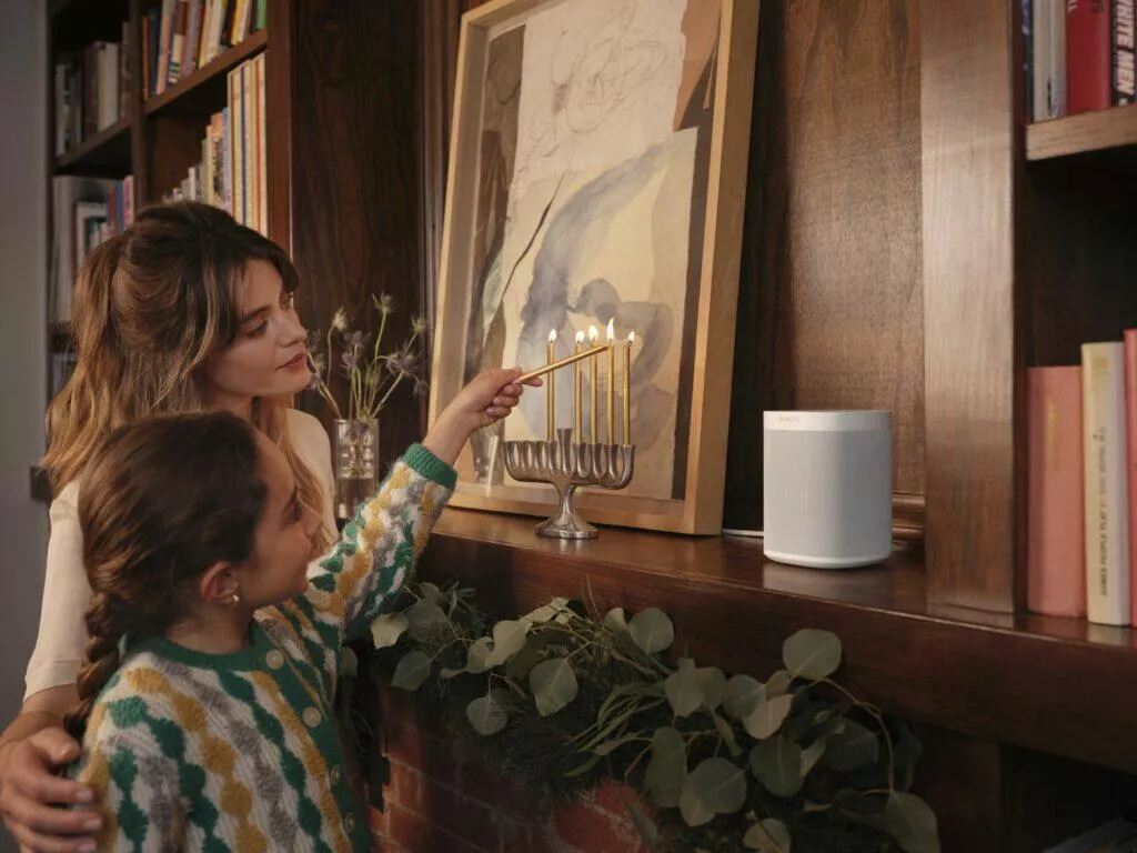 Sonos slevy Black Friday Cyber Monday reproduktory Sonos-One_white