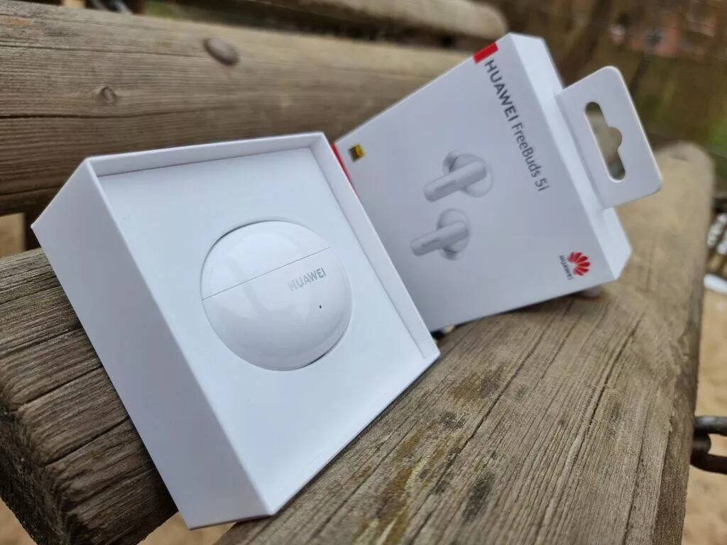 Huawei FreeBuds 5i sluchátka recenze balení pouzdro