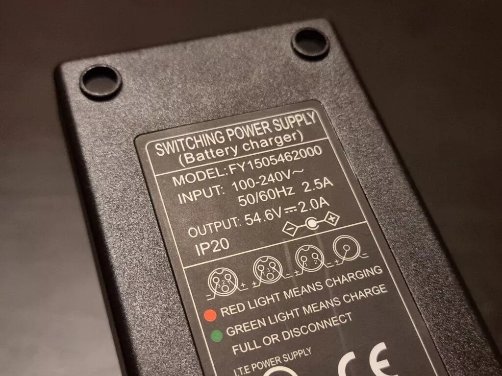 NAVEE N65 elektro koloběžka recenze nabíječka parametry