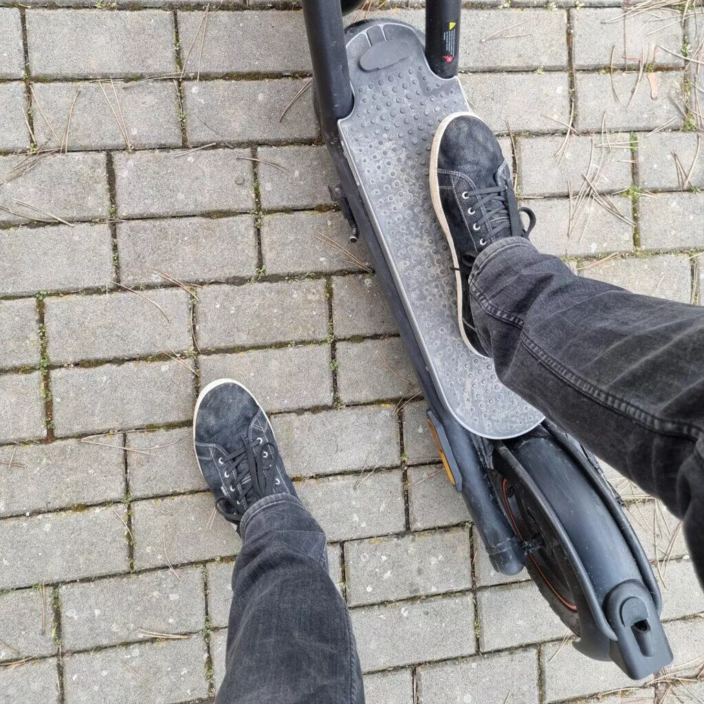 NAVEE N65 elektro koloběžka recenze sq stupadlo
