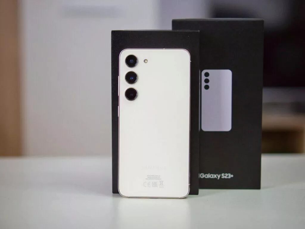 Samsung Galaxy S23 záda