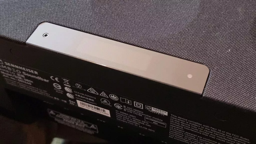 Sennheiser AMBEO Soundbar recenze detail displej