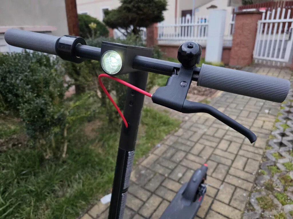 Xiaomi Electric Scooter 4 Pro světlo přední led