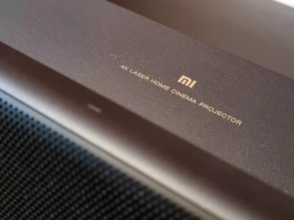 Xiaomi Mi 4K Laser Projector 150 projektor recenze design logo