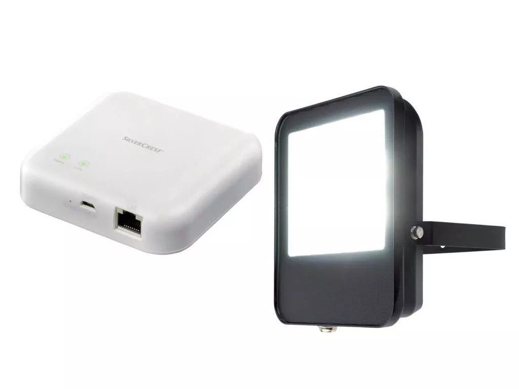 SILVERCREST® Zigbee 3.0 Smart Home Centrální jednotka SGWZ 1 A2 a venkovní LED reflektor sada