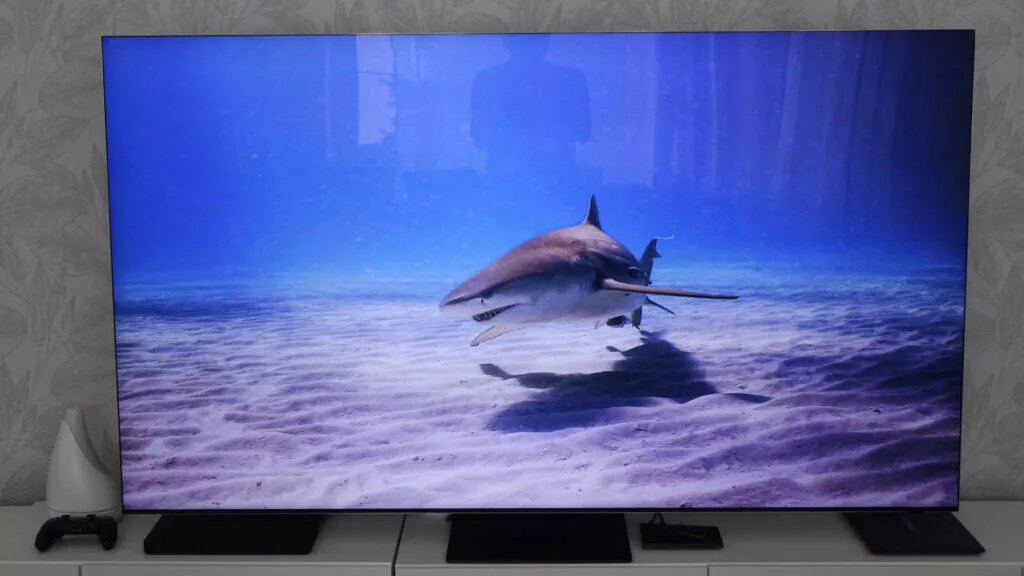 Samsung qe75qn900c obraz