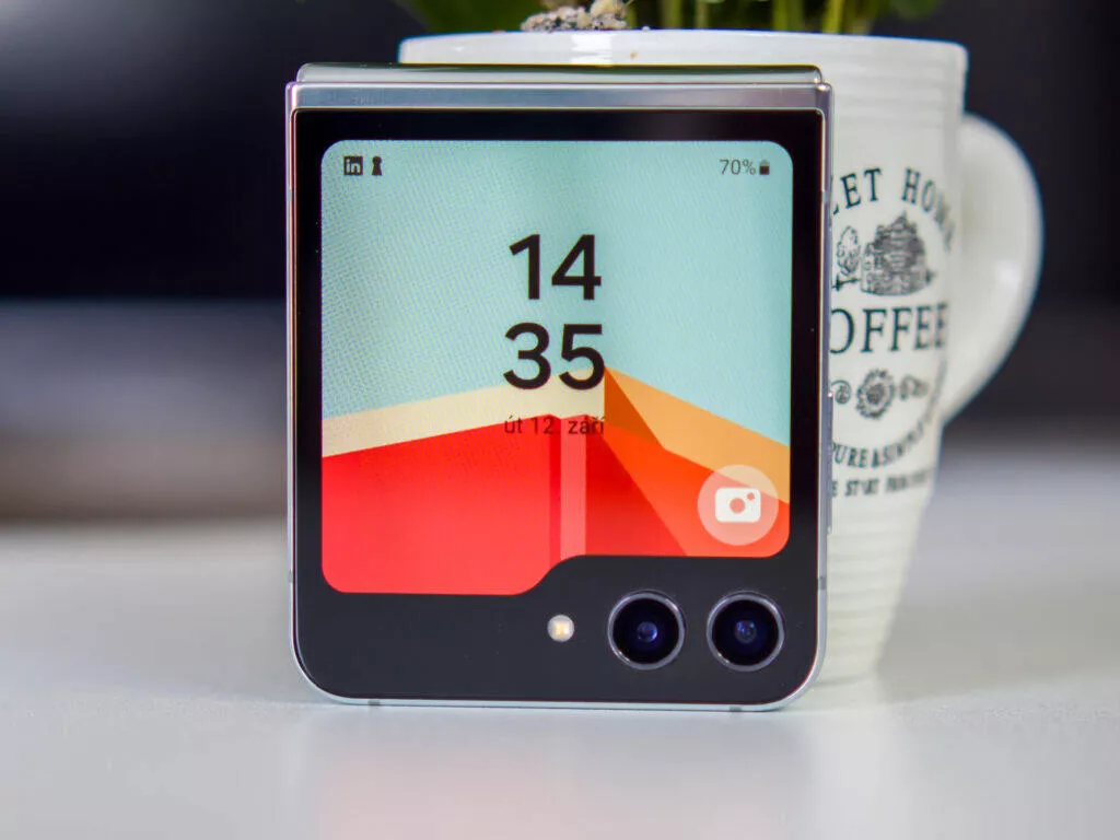 Samsung Galaxy Z Flip5 vnější displej