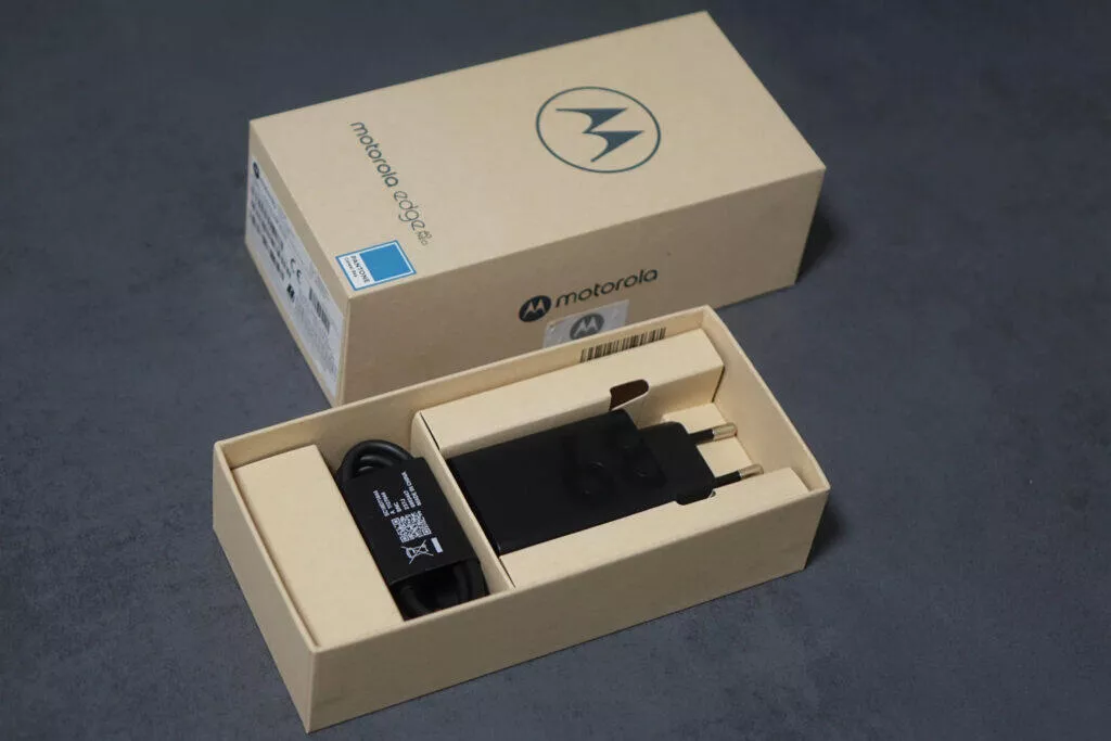 Motorola Edge 40 Neo balení