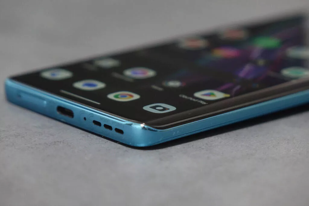 Motorola Edge 40 Neo zakřivení