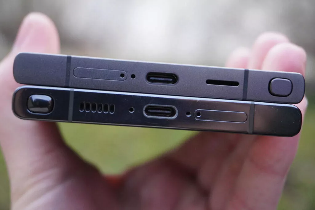 Samsung Galaxy S24 Ultra vs s23 ultra spodní strana