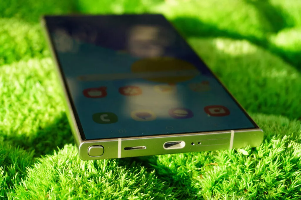Samsung Galaxy S24 titan