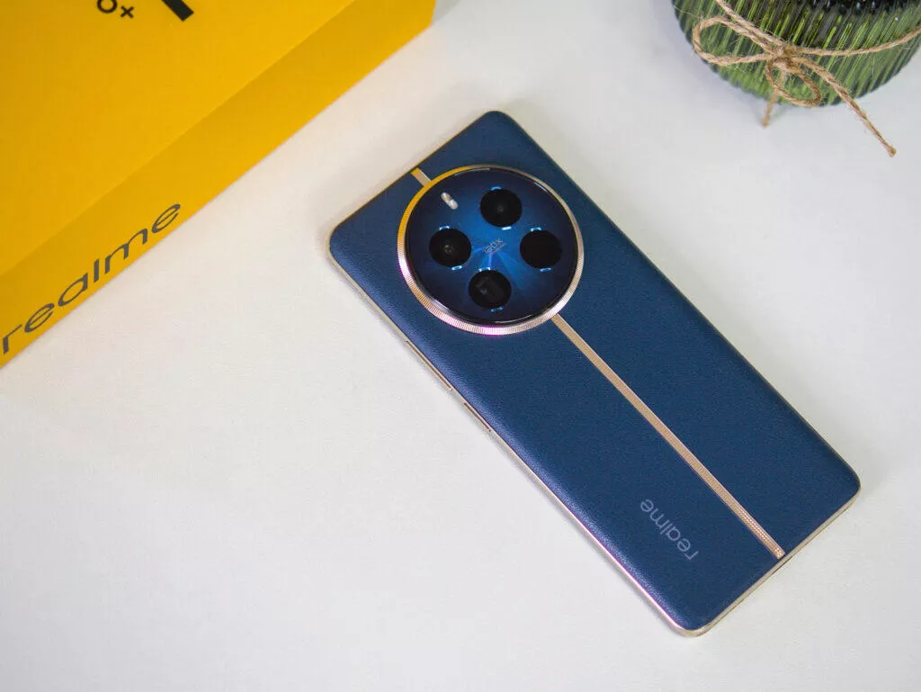 Realme 12 Pro+ zadní strana
