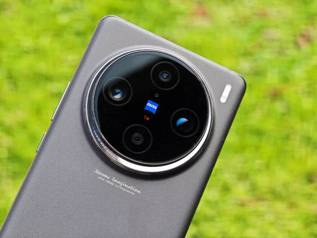 Xiaomi 14 Ultra fotografie vivo zadní strana