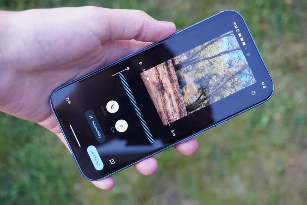 Google Pixel 8a audio zmizík