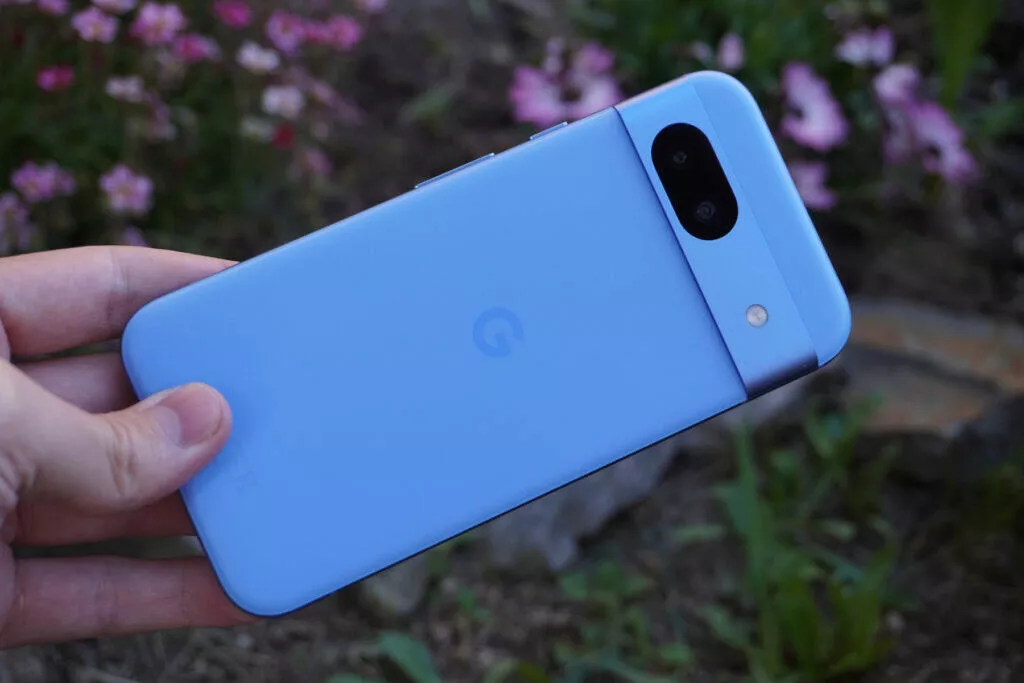 Google Pixel 8a design
