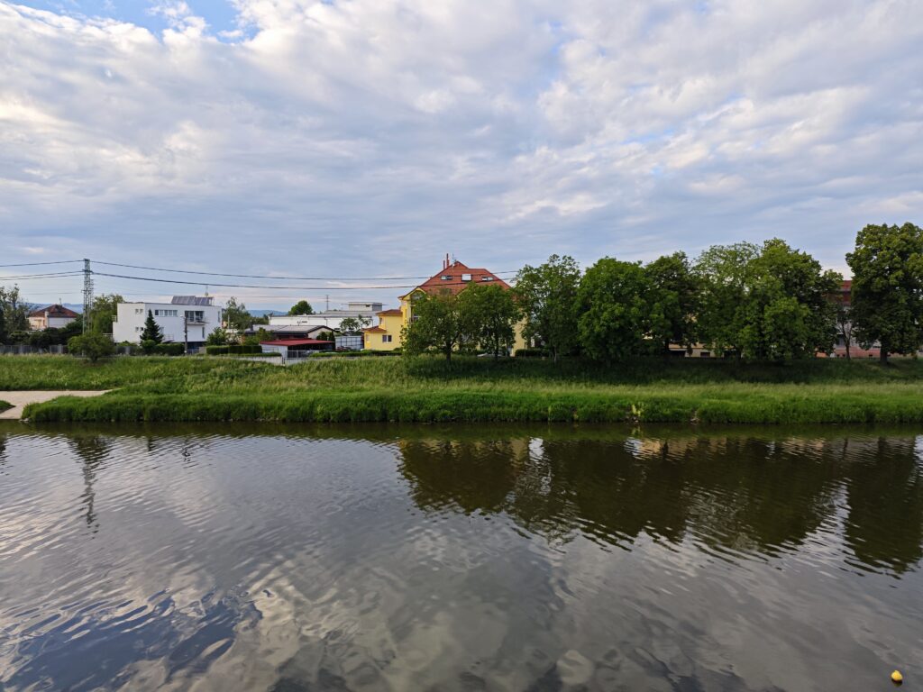 Poco F6 Pro foto z primárního fotoaparátu