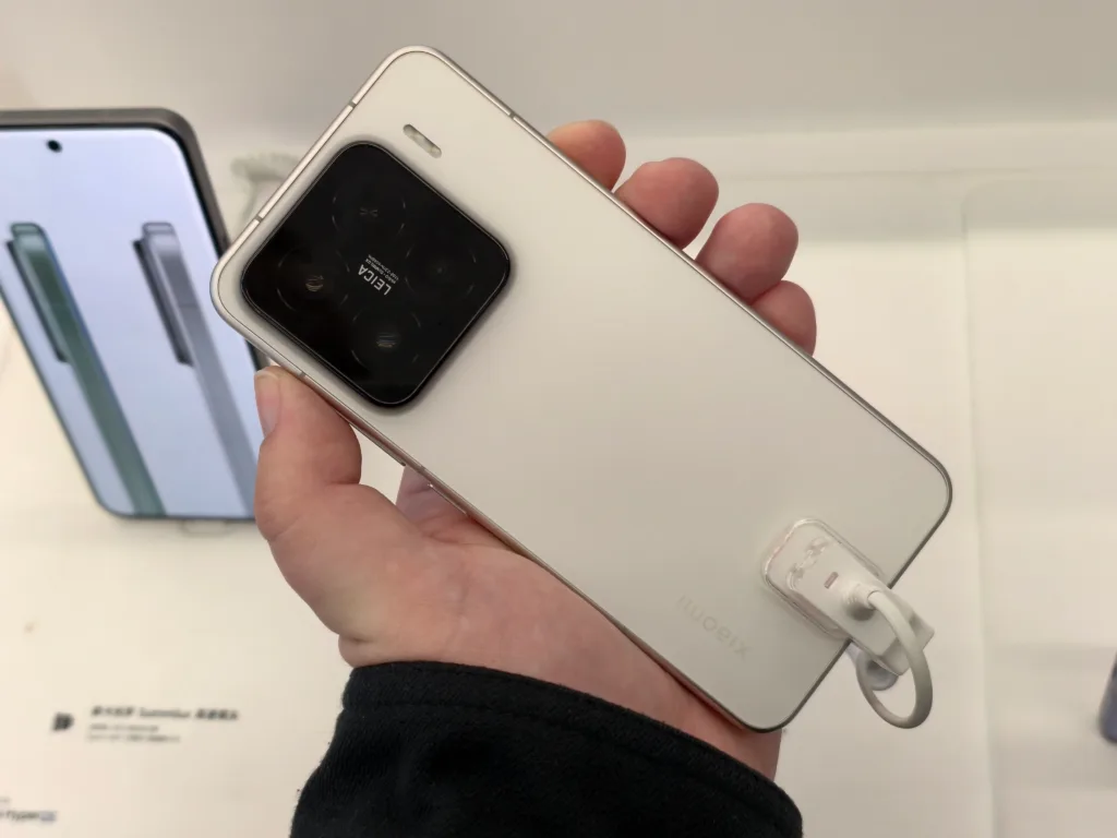 Xiaomi 15 zada