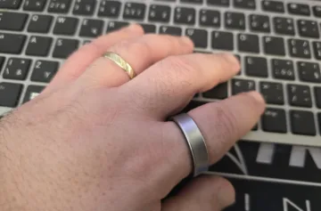 galaxy ring ukazovacek