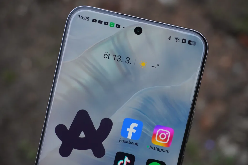 Realme 14 Pro+ průstřel