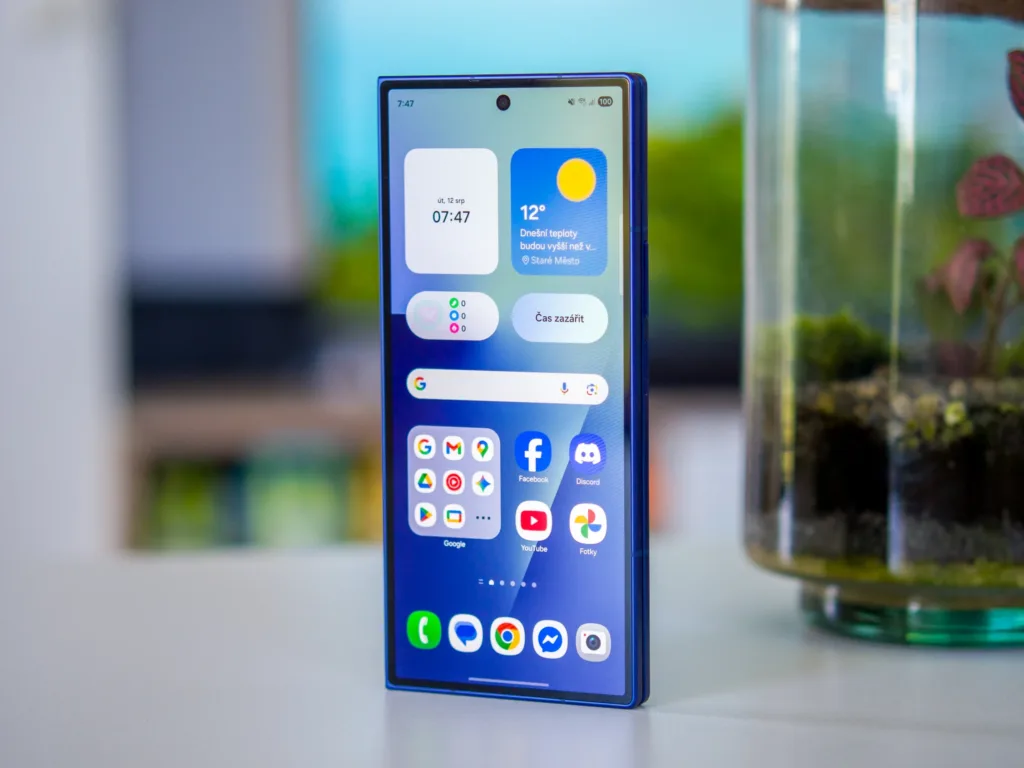 Samsung Galaxy Z Fold7 v zavřeném stavu