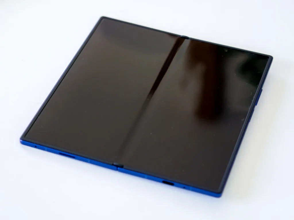 Samsung Galaxy Z Fold7 přehyb displeje