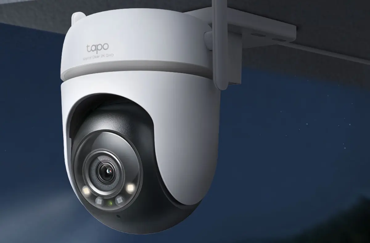 TP Link Tapo TC42 v noci