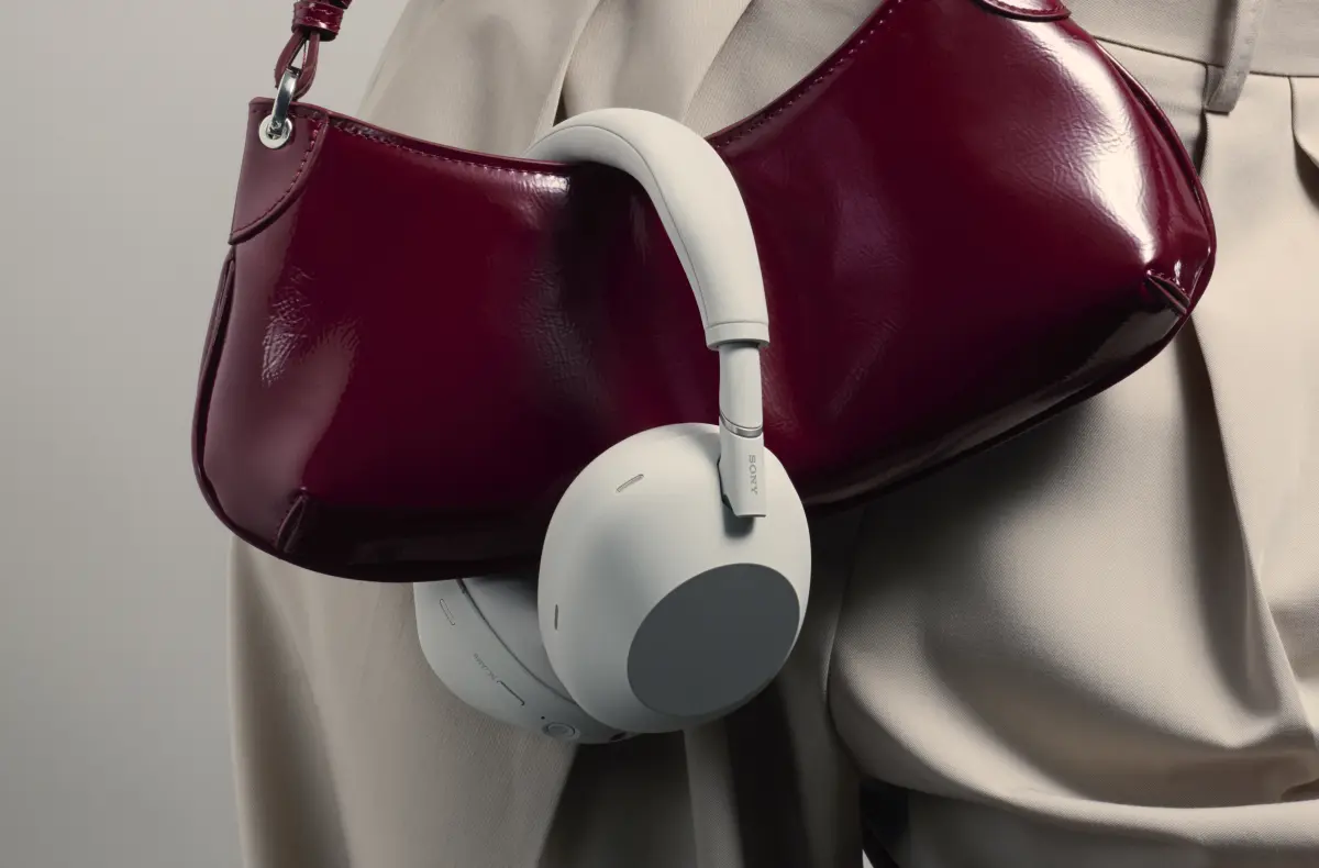 Sony Noise Cancelling WH 1000XM6 bila na kabelce