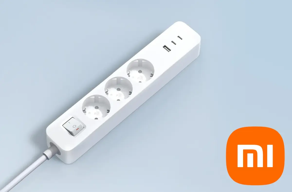 Xiaomi 20W Power Strip na modrem pozadi pohled shora