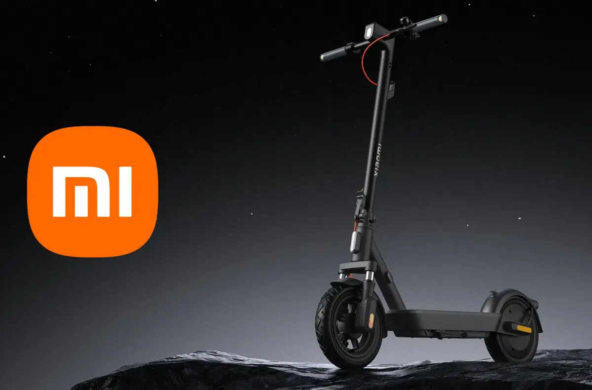 Xiaomi Electric Scooter 5 Plus GL na tmavem pozadi