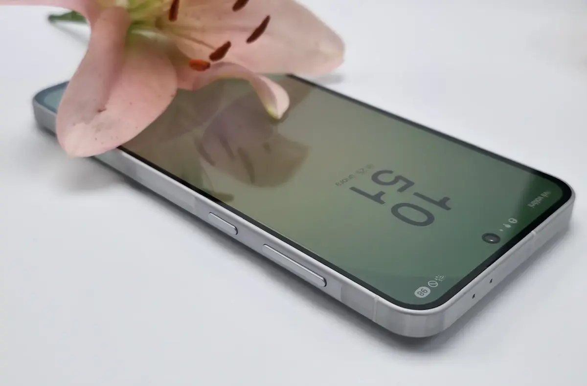 samsung galaxy a56 displej pod kvetinou
