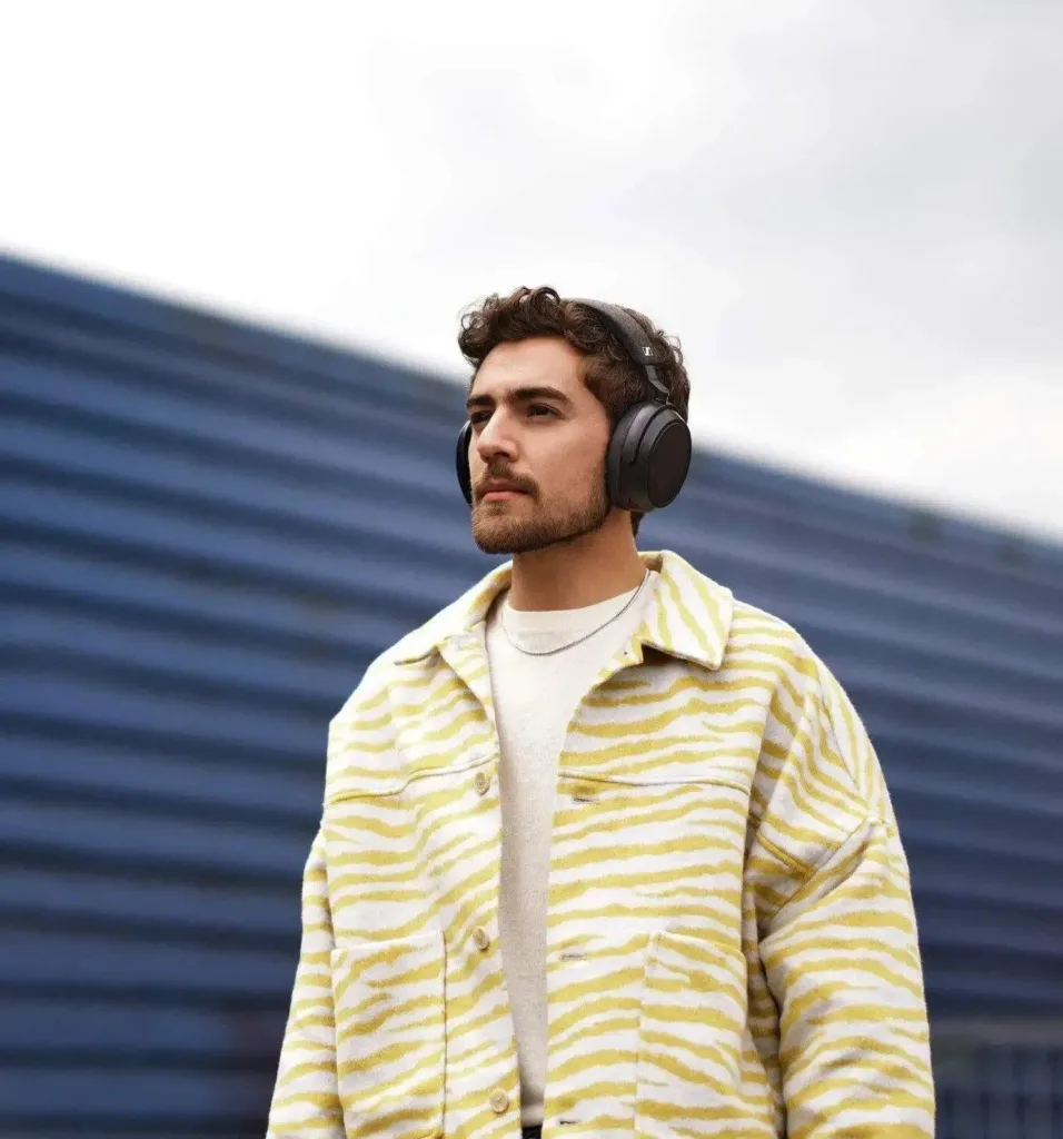 Sennheiser Momentum Wireless 4 cerna na hlave