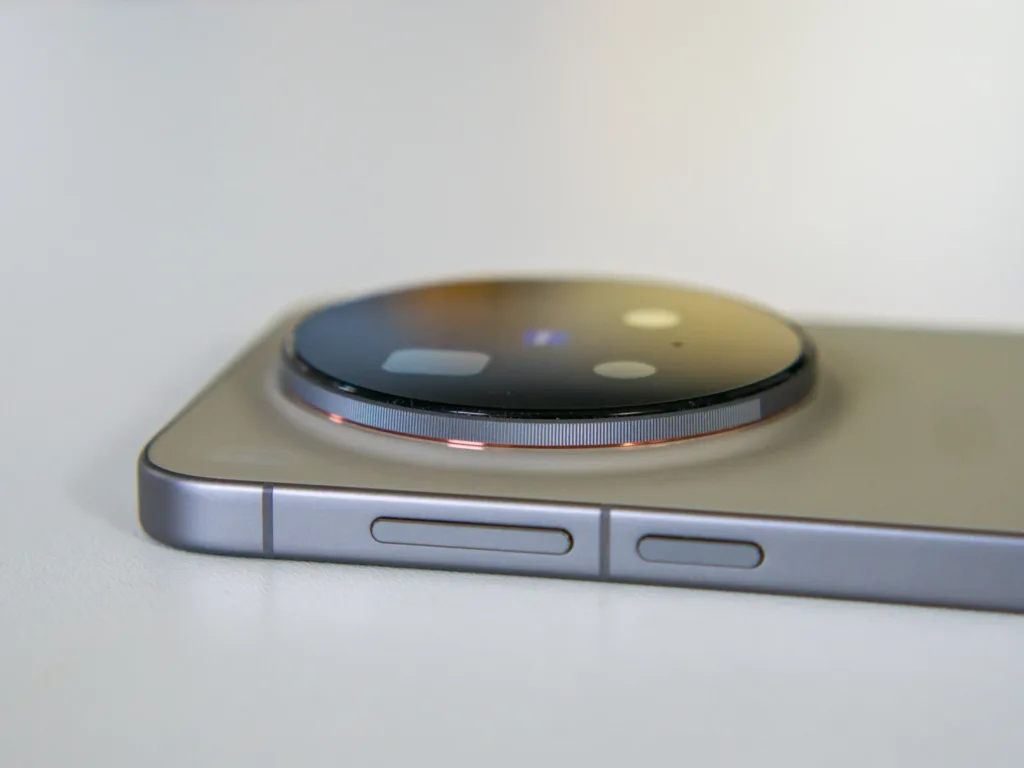 Vivo X300 Pro bok