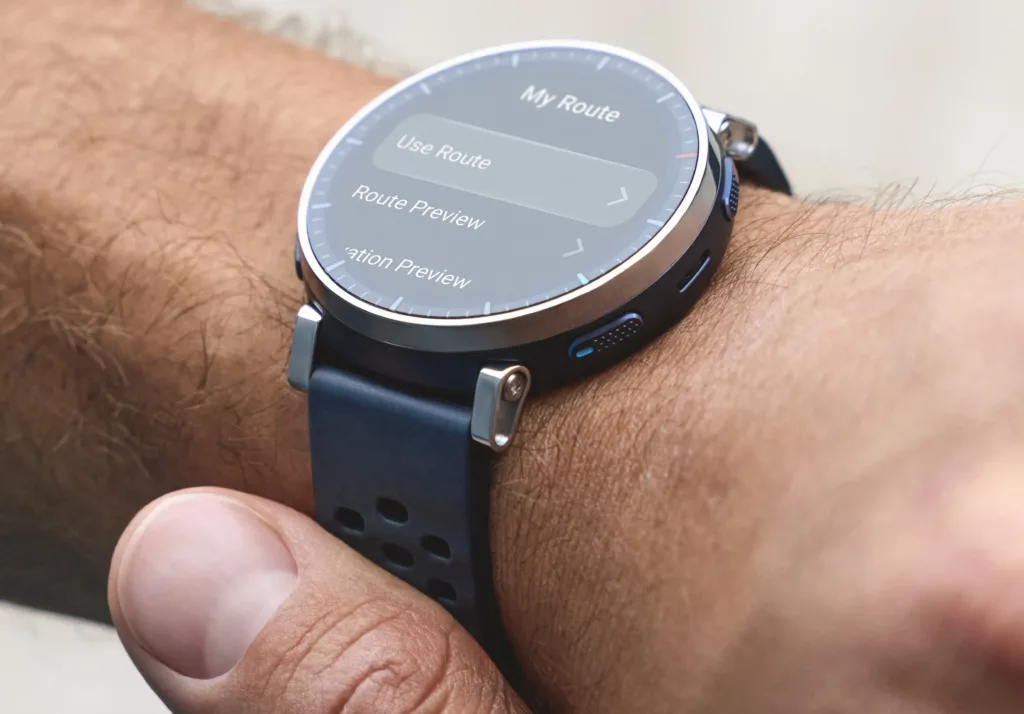 amazfit Active 3 Premium modra na ruce