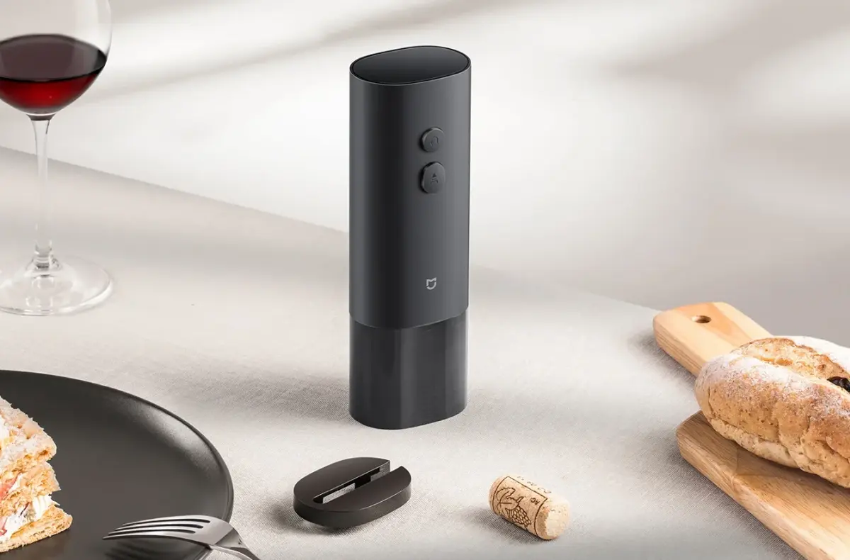 xiaomi Mijia Electric Wine Opener na stoler