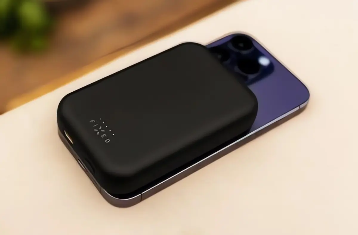 FIXED MagZen 2 na zadech fialoveho iphonu