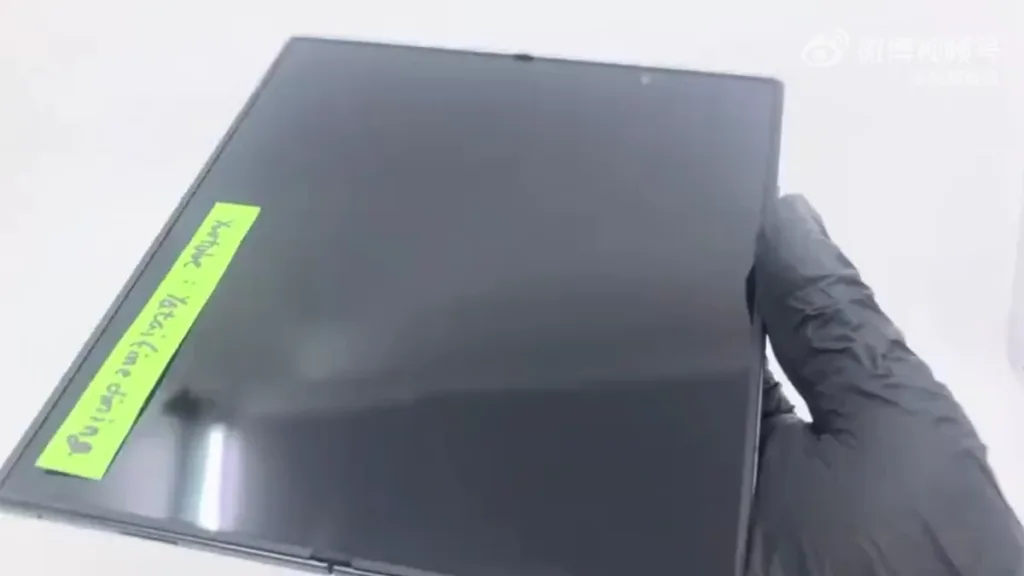 samsung galaxy z fold8 ultra v ruce
