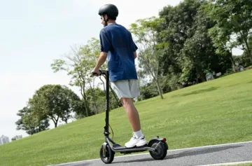 xiaomi electric scooter 6 essential s jezdcem