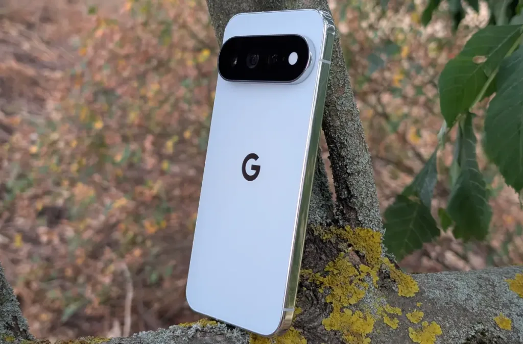 google pixel 11 pro xl u stromu zadni strana