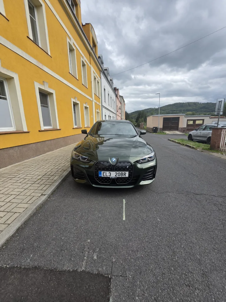 fold8 bmw
