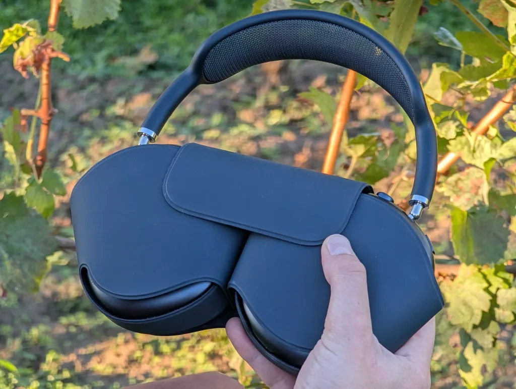 apple airpods max 2024 v pouzdru